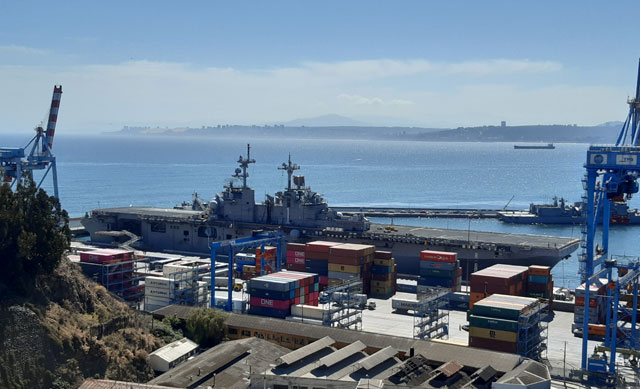 Landungsträger USS Wasp, Fregatten Almirante Blanco Encalada und Almirante Riveros