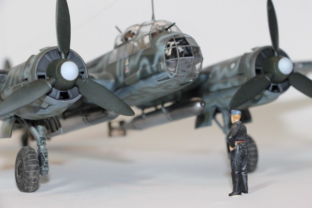 Torpedobomber Junkers Ju 88 A-17 mit Mechaniker Willi (1/48)