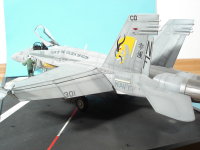 Jagdbomber McDonnell Douglas F/A-18C Hornet (Academy, 1/32) von Christian