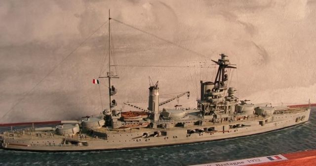 Französisches Schlachtschiff Bretagne (1/700)