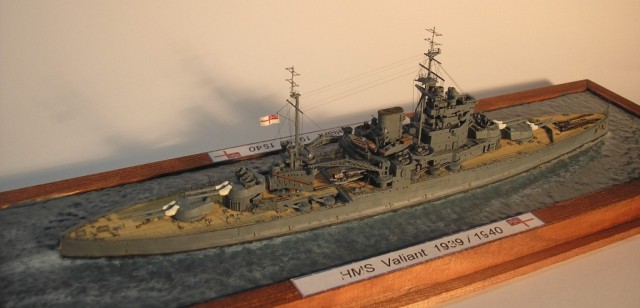 Schlachtschiff HMS Valiant (1/700)