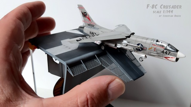 Jäger Vought F-8C Crusader (1/144)