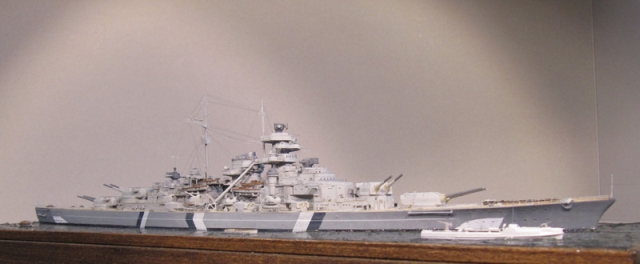 Schlachtschiff Bismarck (1/700)