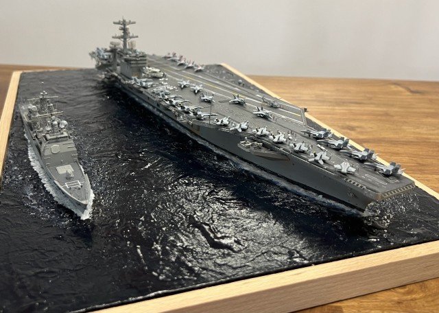 Flugzeugträger USS Theodore Roosevelt (1/700)