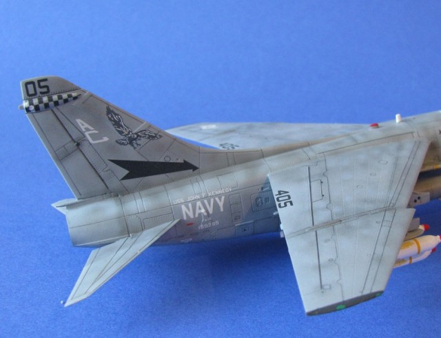 Kampfflugzeug LTV A-7E Corsair II (1/72)