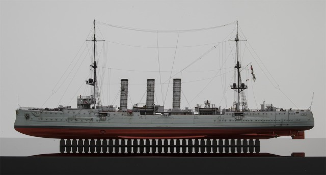 Geschützter Kreuzer SMS Dresden (1/700)