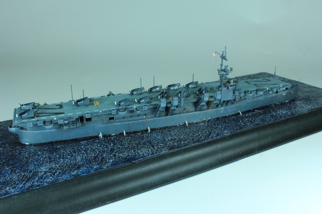 Leichter Flugzeugträger USS Belleau Wood (1/700)