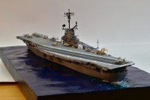 Flugzeugträger USS Hornet (1/530)