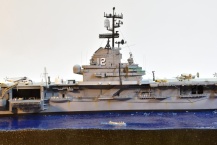 Flugzeugträger USS Hornet (1/530)