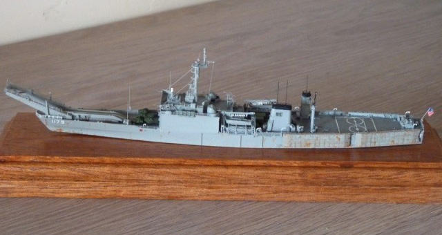 Landungsschiff USS Newport (1/700)