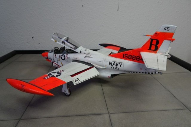 Trainingsflugzeug North American T-2C Buckeye (1/72)