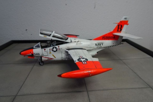 Trainingsflugzeug North American T-2C Buckeye (1/72)