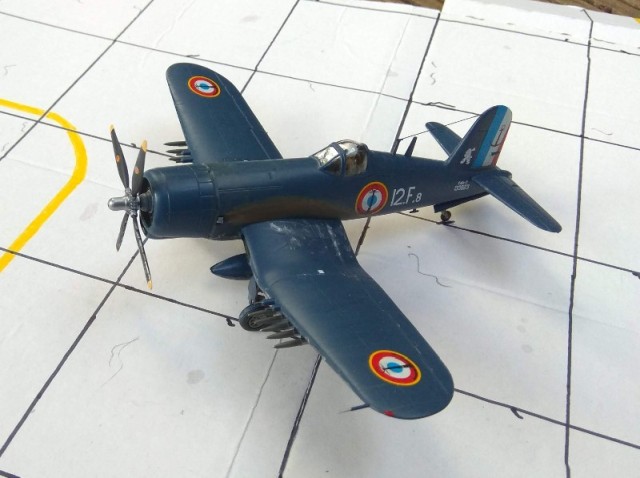 Jagdbomber Vought F4U-7 Corsair (1/72)