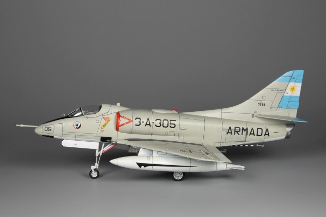 Kampfflugzeug Douglas A-4Q Skyhawk (1/72)