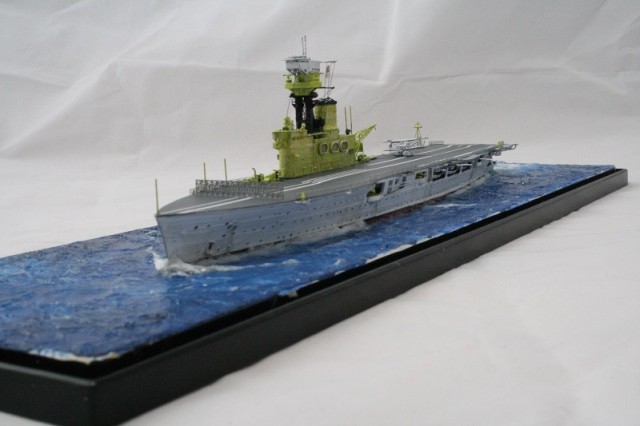 Flugzeugträger HMS Hermes (1/700)