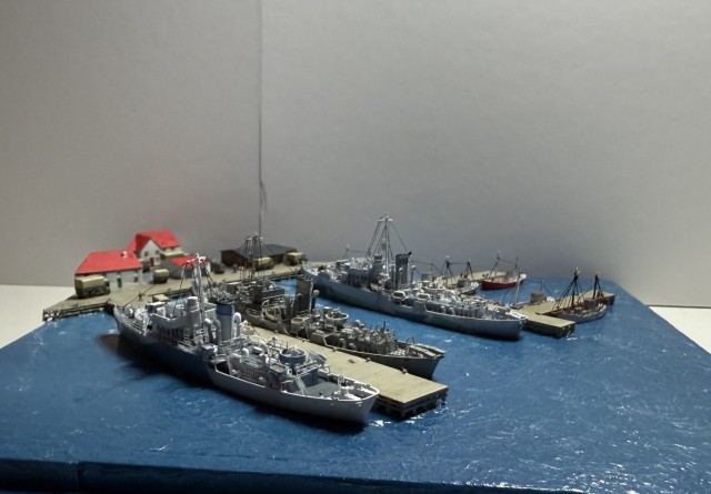 Korvetten HMCS Snowberry, HMCS Sackville und HMS Begonia (1/700)