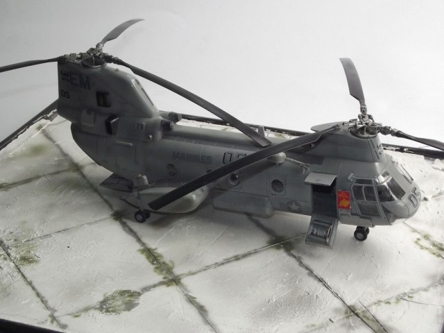 Transporthubschrauber Boeing-Vertol CH-46E Sea Knight (1/48)