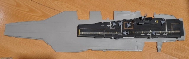 Flugzeugträger HTMS Chakri Naruebet (1/700)