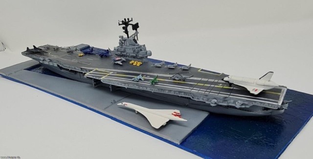 Flugzeugträger USS Intrepid als Museum (1/700)