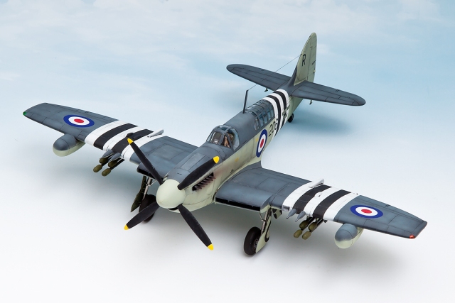 Kampfflugzeug Fairey Firefly FR Mk. 5 (1/48)