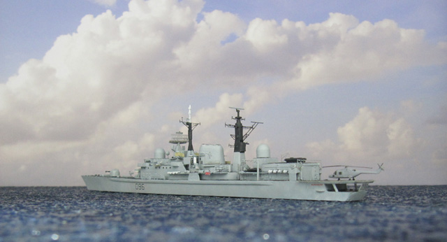 Lenkwaffenzerstörer HMS Gloucester (1/700)