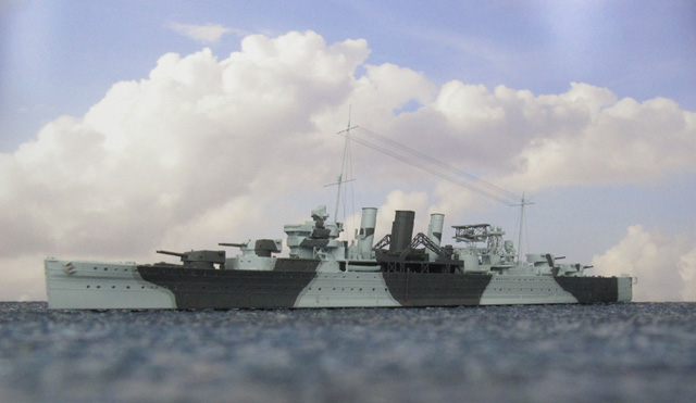 Schwerer Kreuzer HMS Kent (1/700)