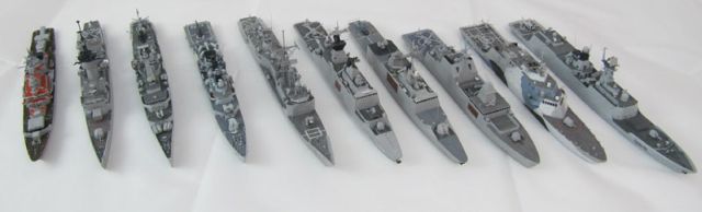 Gruppenfoto Fregatten Storoschewoi, USS Pharris, HMS Brilliant, MMI Libeccio, USS Reuben James, Kang Ding, Surcouf, RSS Tenacious, USS Freedom und Yulin.