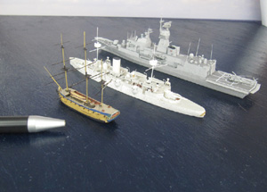 HMS Rose, Naniwa und HMAS Warramunga (1/700)