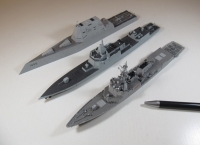 Lenkwaffenzerstörer Sejong Daewang, Nanchang und USS Zumwalt (1/700)