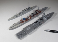 Lenkwaffenzerstörer Sejong Daewang sowie Leichte Kreuzer Lamotte-Picquet und HMS Chester (1/700)