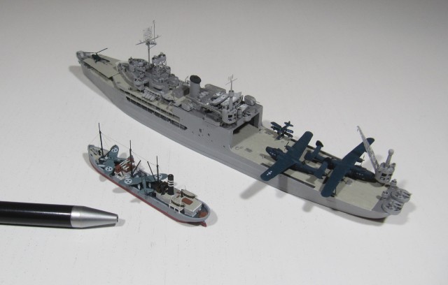 Frachter Tanja und Seeflugzeugtender USS Currituck (1/700)