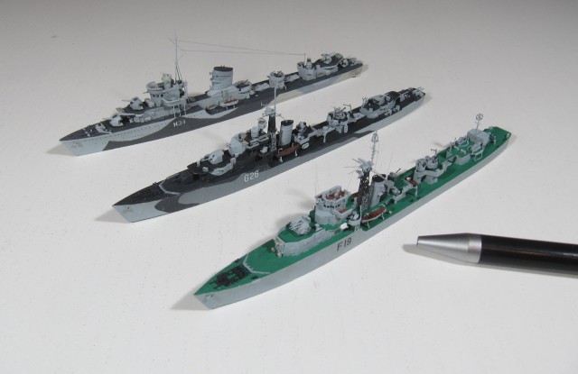 Fregatte HMS Terpsichore, Zerstörer HNoMS Stord und Zerstörer ORP Błyskawica (1/700)