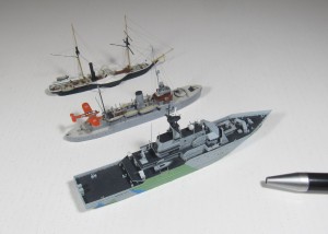 Patrouillenschiffe HMS Tyne und Hvidbjørnen sowie Schaufelradkorvette Hekla (1/700)