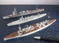 Panzerkreuzer Waldeck-Rousseau, Leichte Kreuzer HMS Chester und Kiso (1/700)