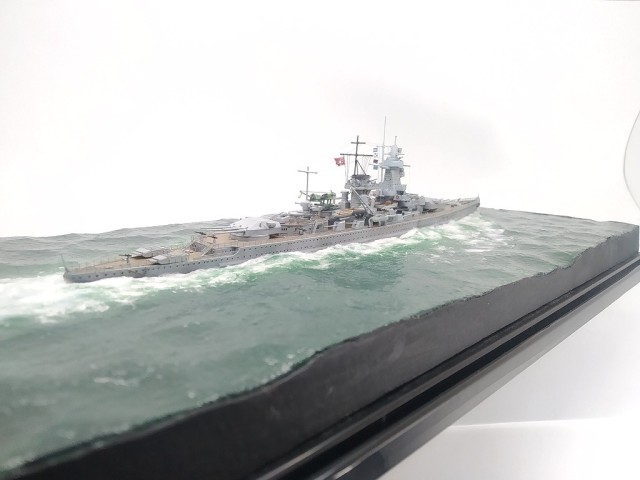 Schwerer Kreuzer Admiral Graf Spee (1/700)
