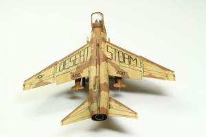 Marinekampfflugzeug LTV A-7E Corsair II (1/144)