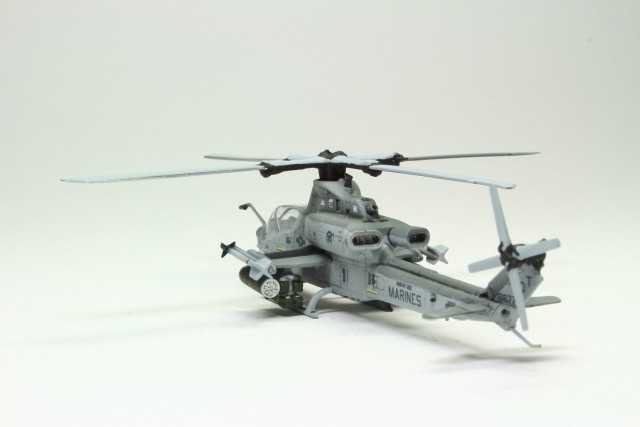 Kampfhubschrauber Bell AH-1Z Viper (1/144)