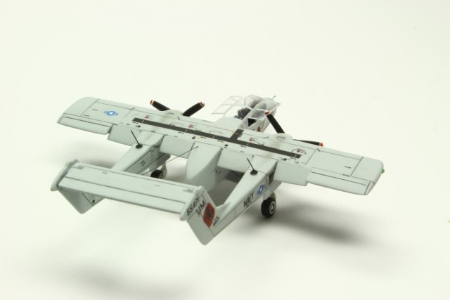 Leichtes Angriffsflugzeug Rockwell OV-10A Bronco (1/144)