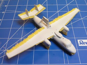 Luftraumüberwachungsflugzeug Grumman E-2C 2000 Hawkeye (1/144)