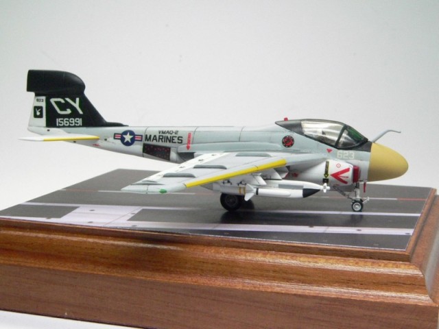 Grumman EA-6A Electric Intruder (1/144)