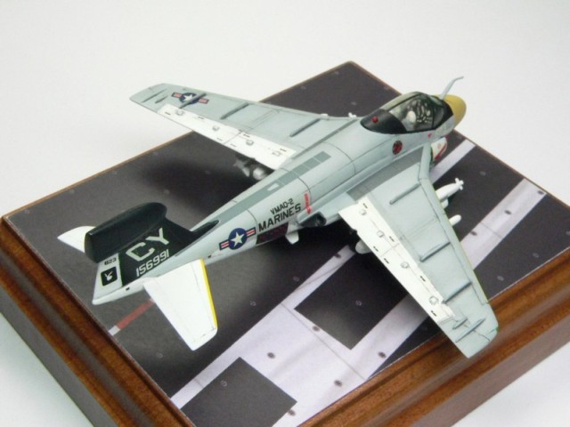 Grumman EA-6A Electric Intruder (1/144)