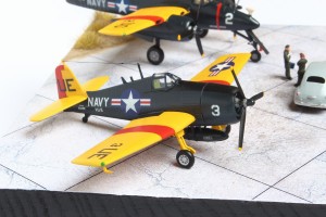 Drohnenkontrollflugzeug Grumman F6F-5D Hellcat (1/144)
