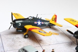 Drohnenkontrollflugzeug Grumman F6F-5D Hellcat (1/144)