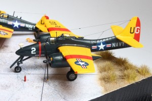 Drohnenkontrollflugzeug Grumman F7F-2D Tigercat (1/144)