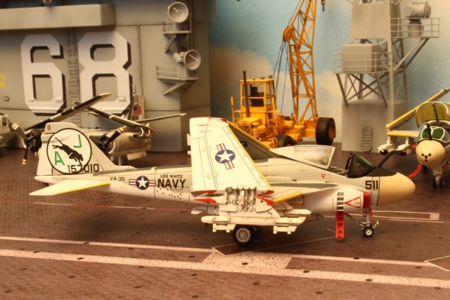 Grumman A-6E Intruder (1/144)