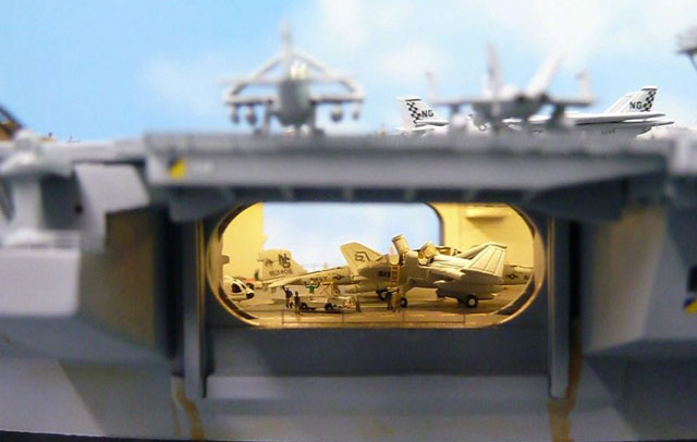 Trägerflugzeuge auf der USS Nimitz (1/700)