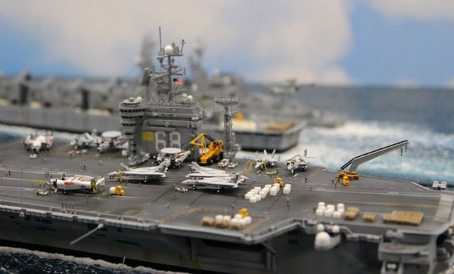 Trägerflugzeuge auf der USS Nimitz (1/700)