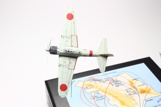 Curtiss P-40B vs Mitsubishi A6M2b  (1/144)