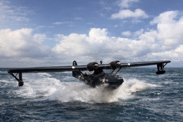 Seefernaufklärer Consolidated PBY-5A Catalina (1/144)