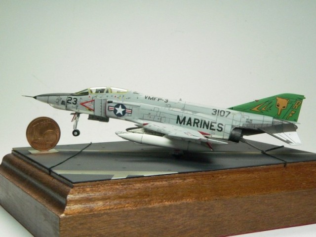 McDonnell Douglas RF-4B Phantom II (1/144)